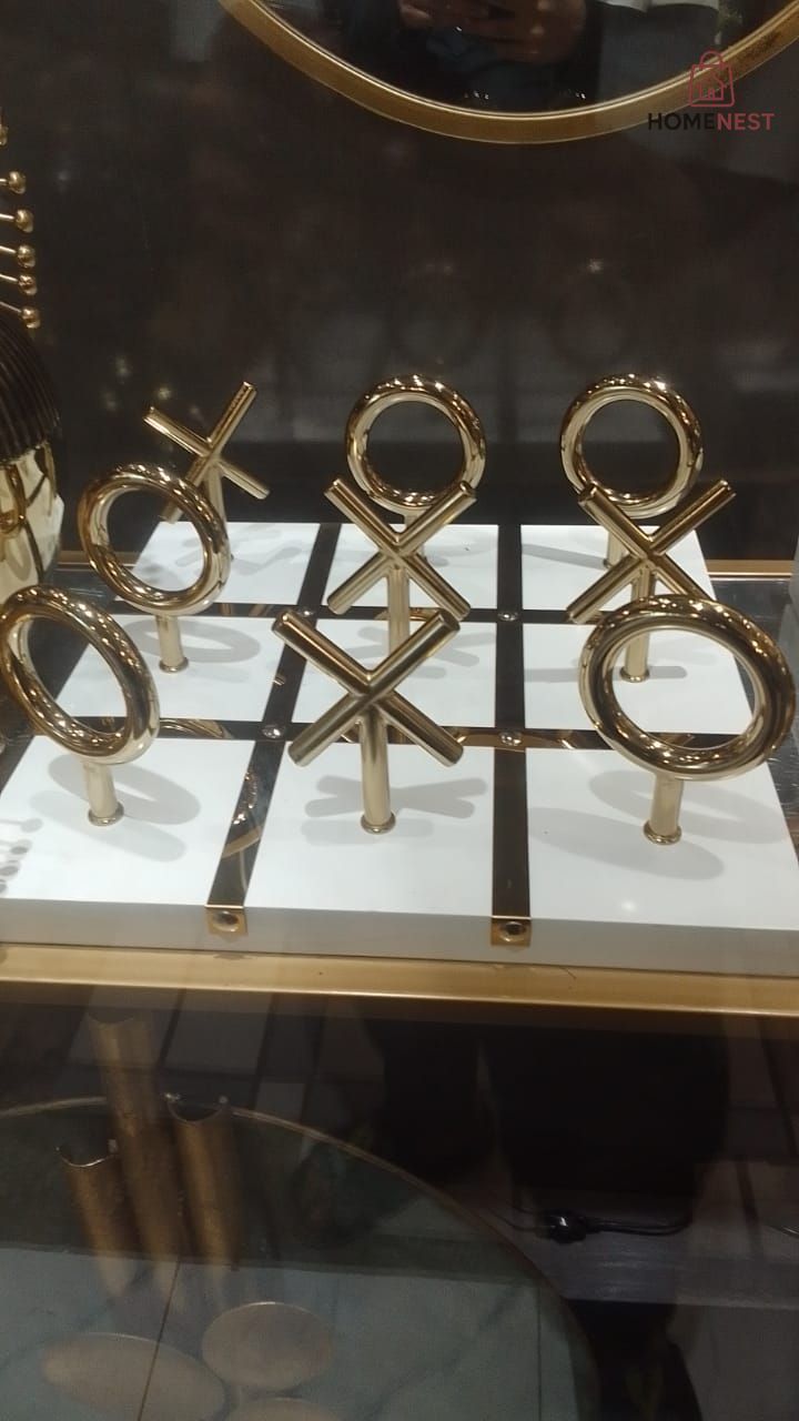 Xo white resin with gold